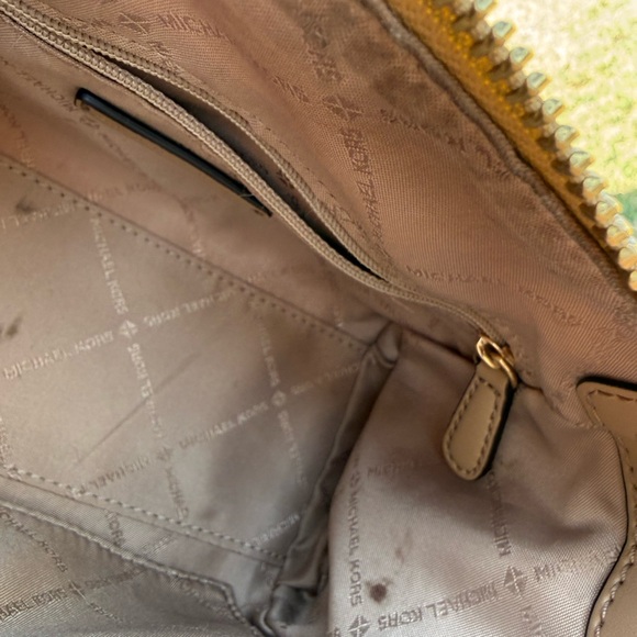 Michael Kors Cream and Tan Signature Small Satchel & little wallet - Picture 6 of 12